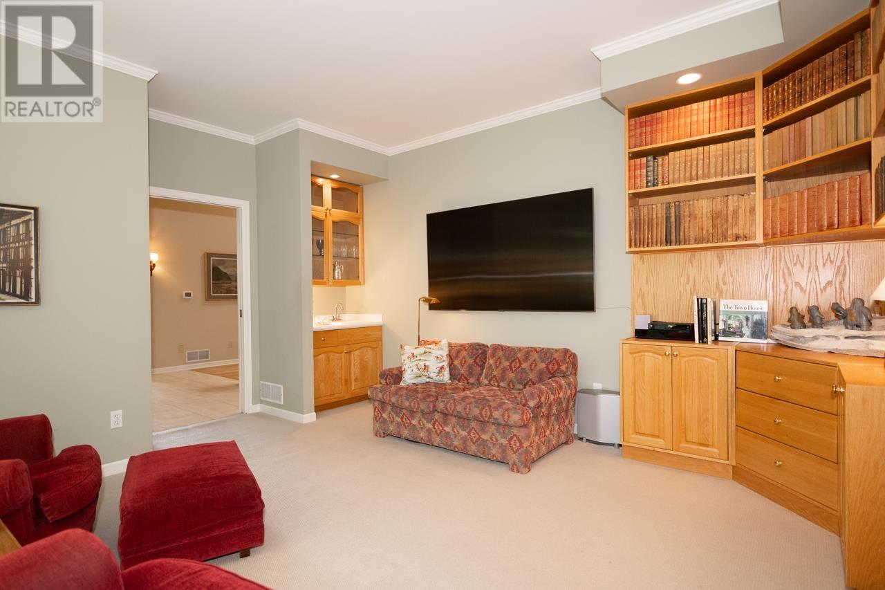 8580 Caversham Court, Vancouver, British Columbia  V6P 6R8 - Photo 9 - R2823034
