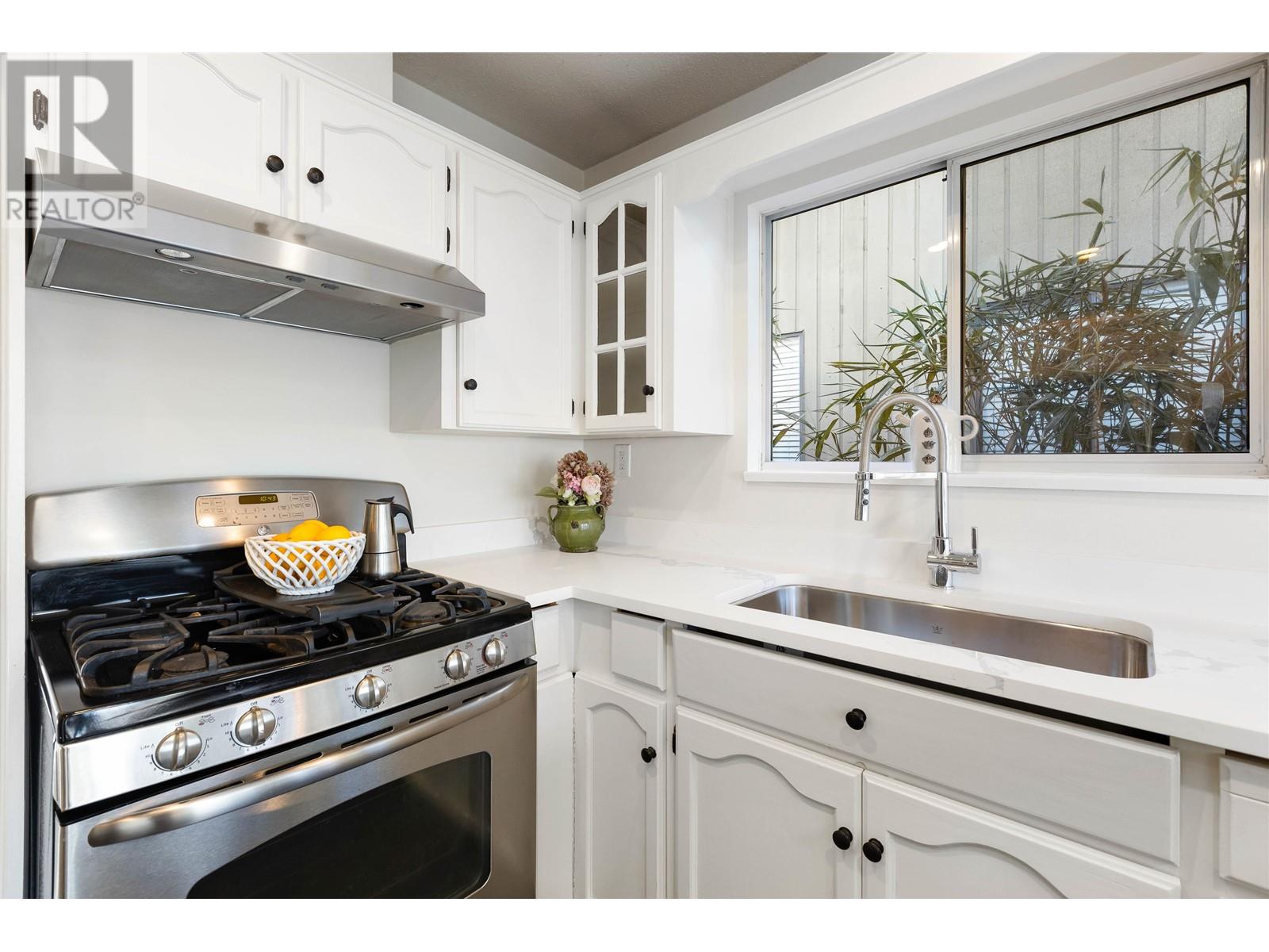 1689 Garden Avenue, North Vancouver, British Columbia  V7P 3A6 - Photo 18 - R2823066