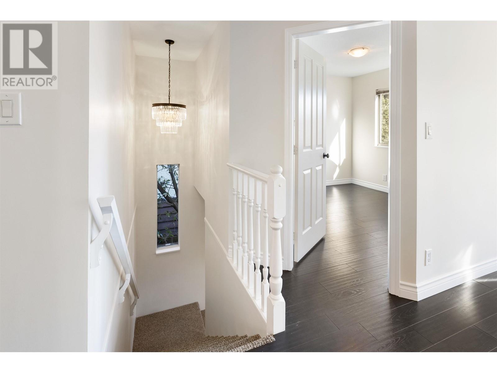 1689 Garden Avenue, North Vancouver, British Columbia  V7P 3A6 - Photo 6 - R2823066