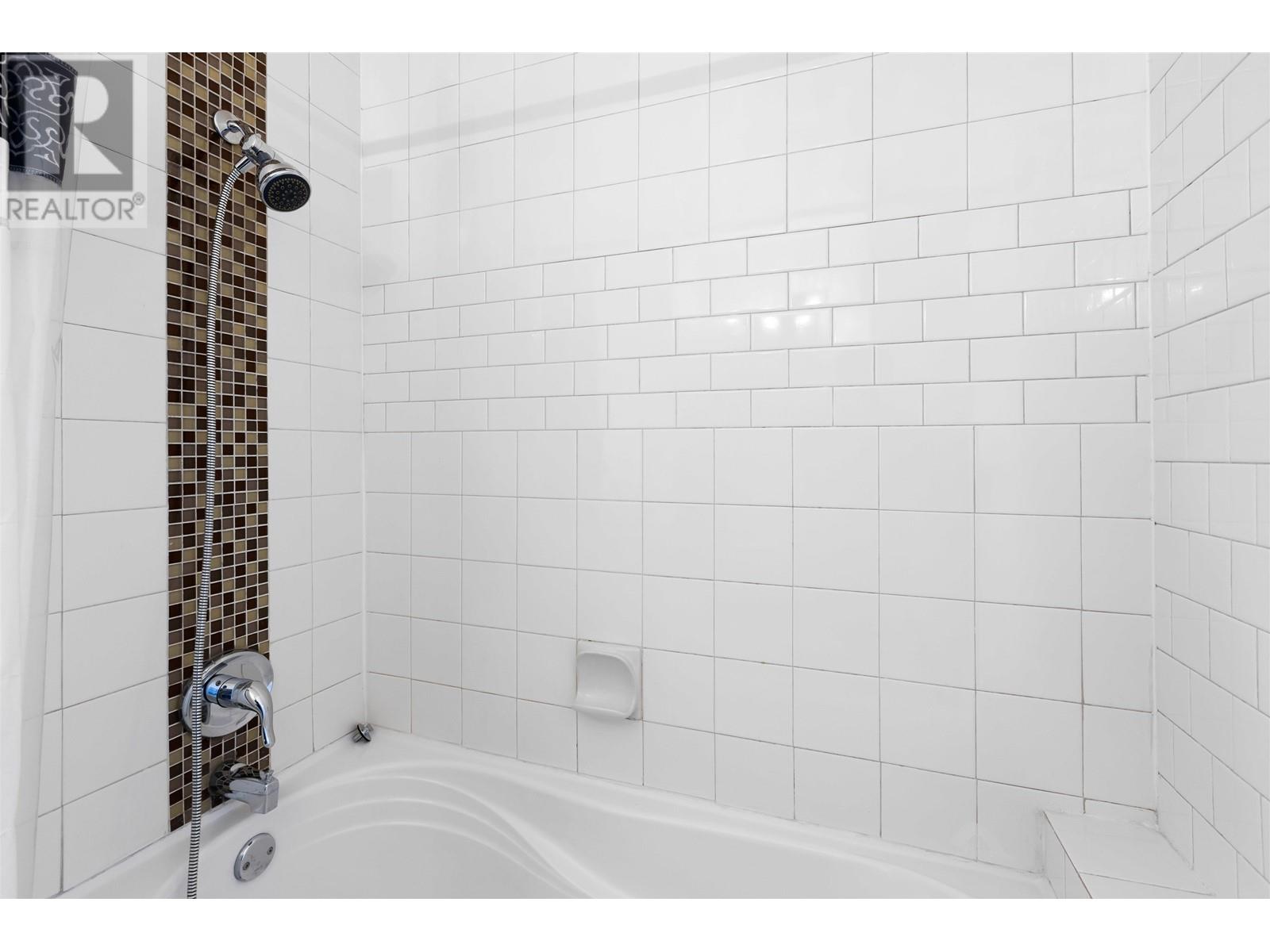 1689 Garden Avenue, North Vancouver, British Columbia  V7P 3A6 - Photo 9 - R2823066