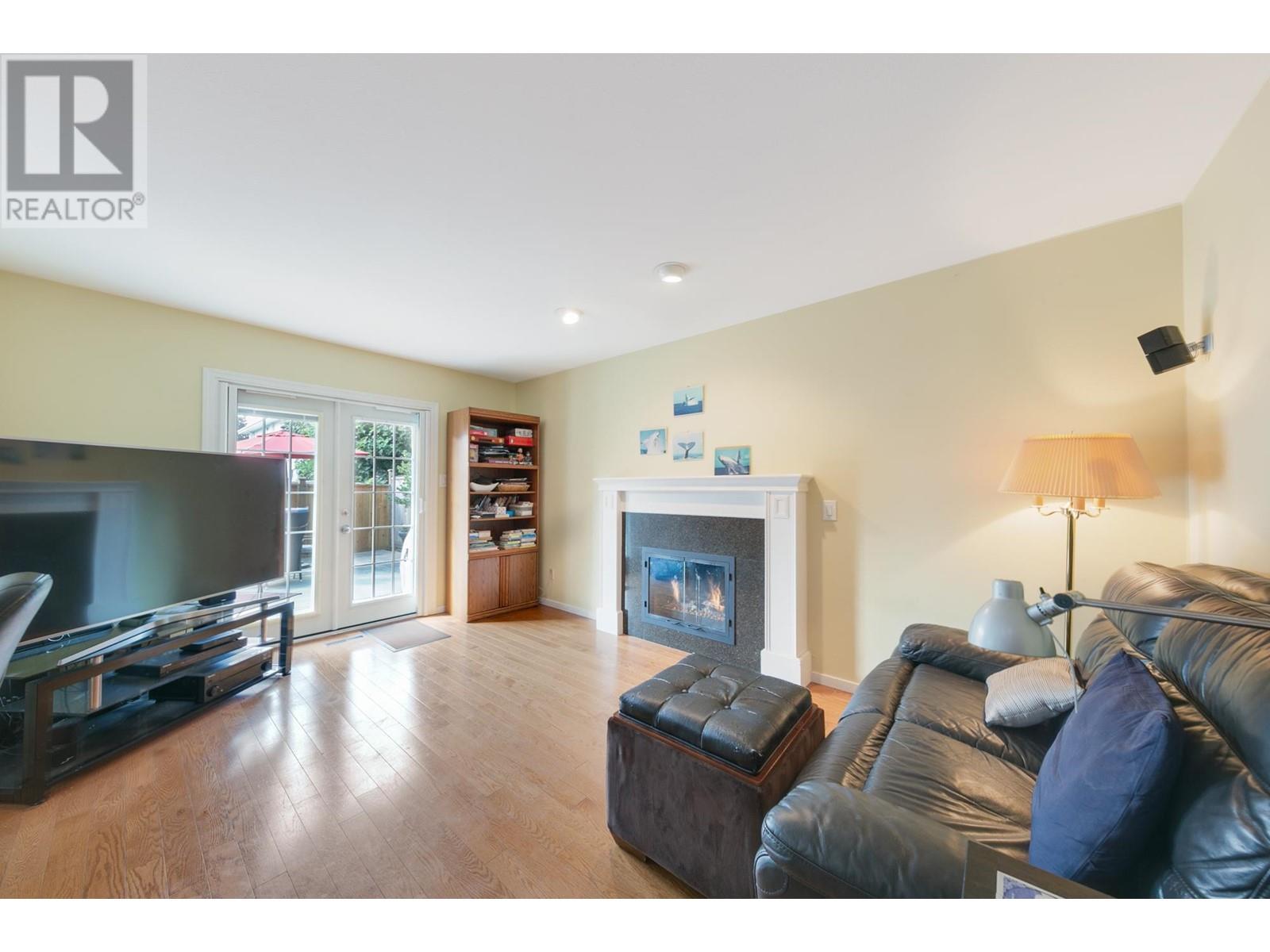 9542 Thomas Drive, Richmond, British Columbia  V7E 5X9 - Photo 11 - R2823083