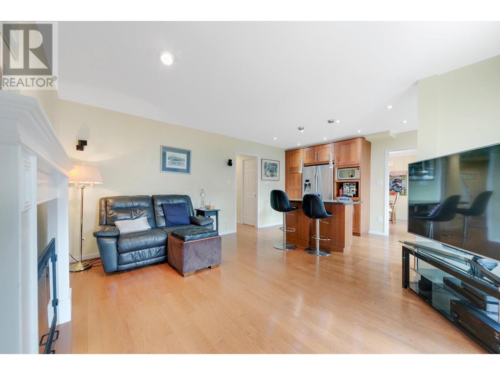 9542 Thomas Drive, Richmond, British Columbia  V7E 5X9 - Photo 12 - R2823083