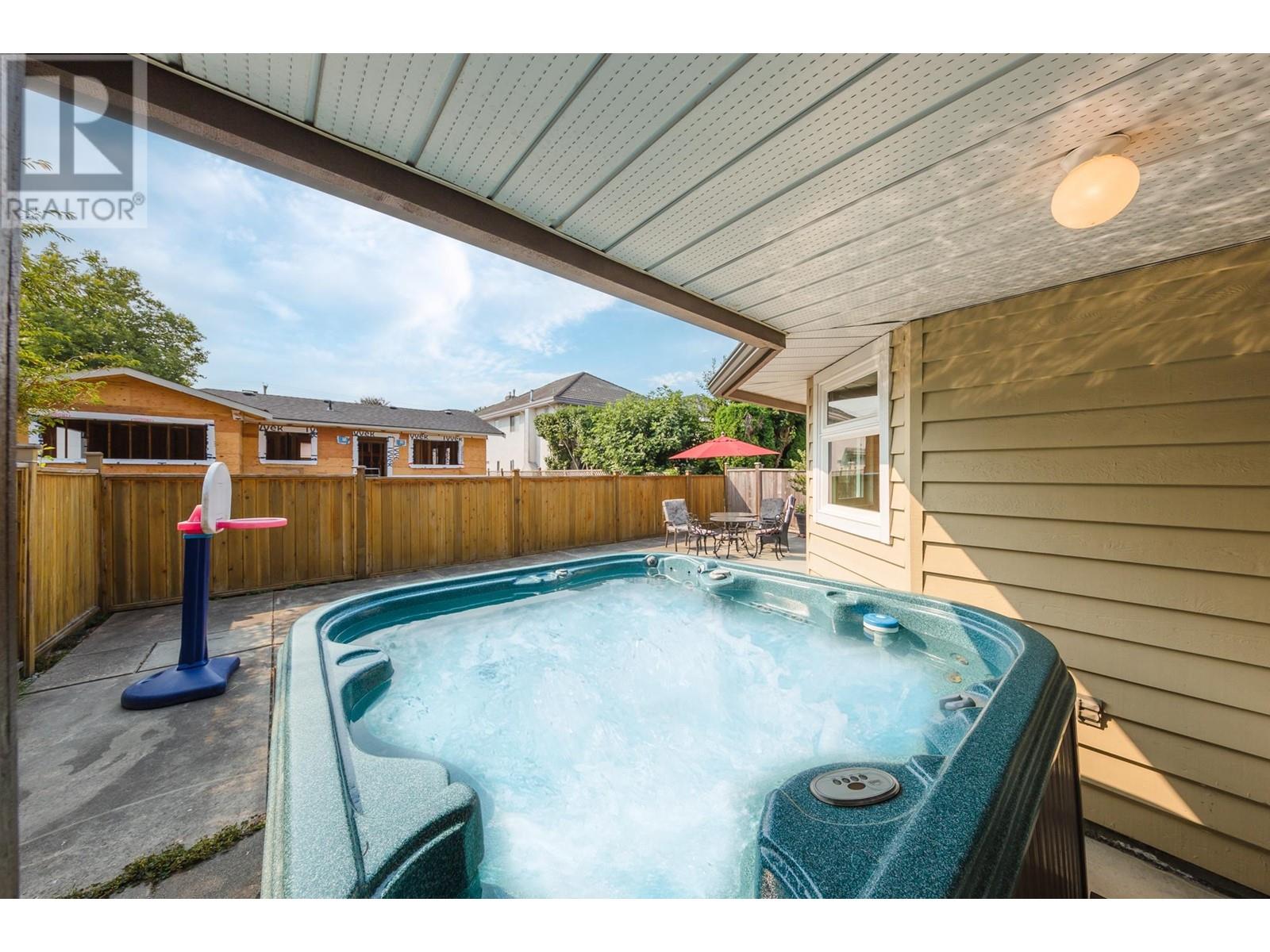 9542 Thomas Drive, Richmond, British Columbia  V7E 5X9 - Photo 15 - R2823083