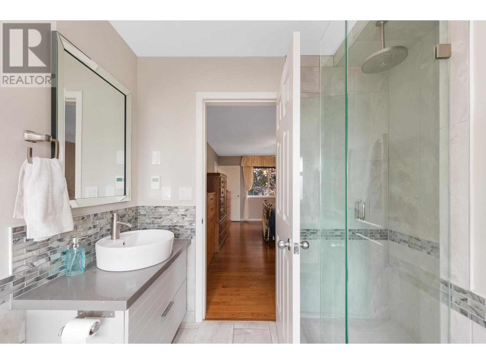 9542 Thomas Drive, Richmond, British Columbia  V7E 5X9 - Photo 25 - R2823083