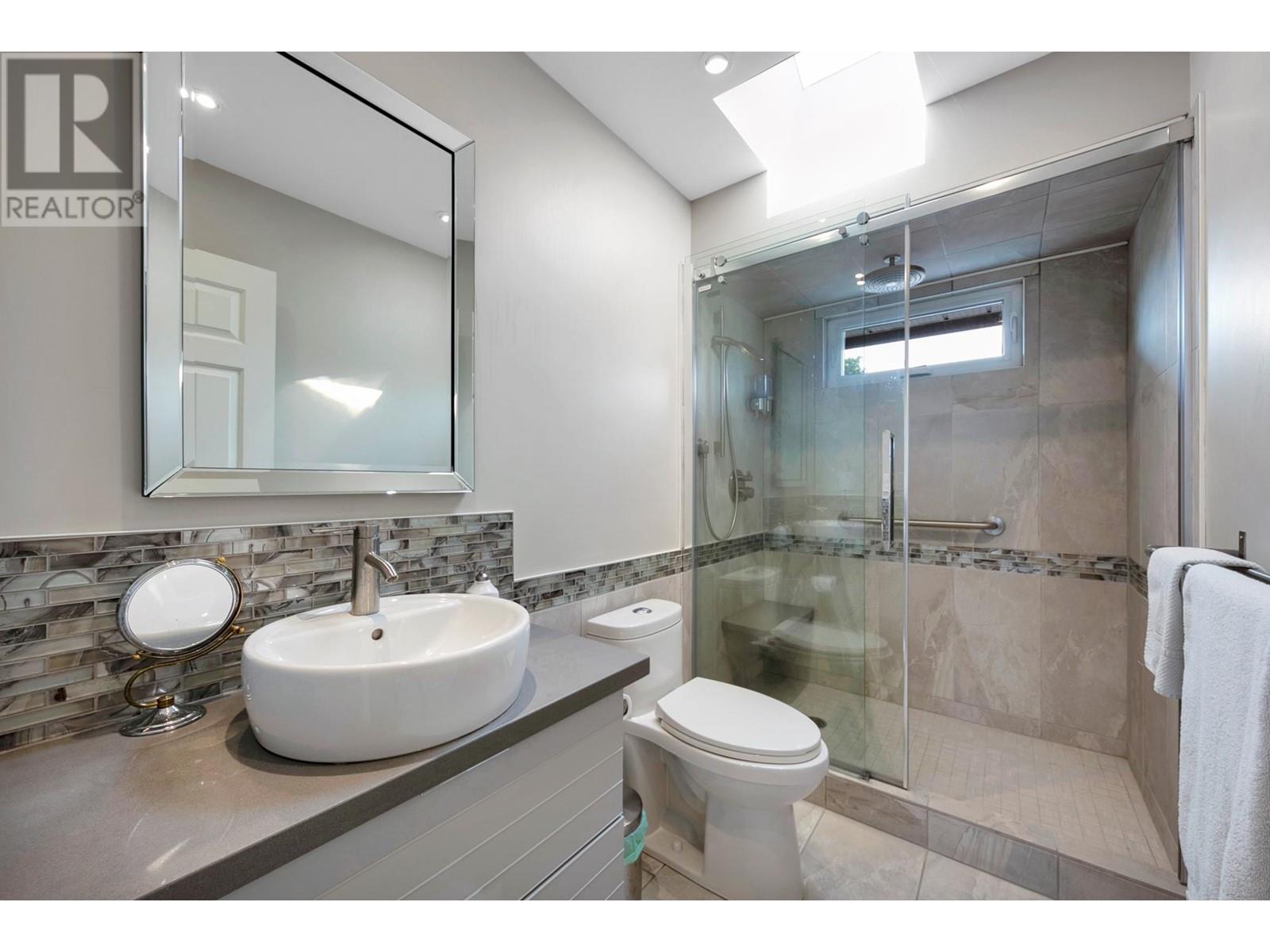 9542 Thomas Drive, Richmond, British Columbia  V7E 5X9 - Photo 29 - R2823083