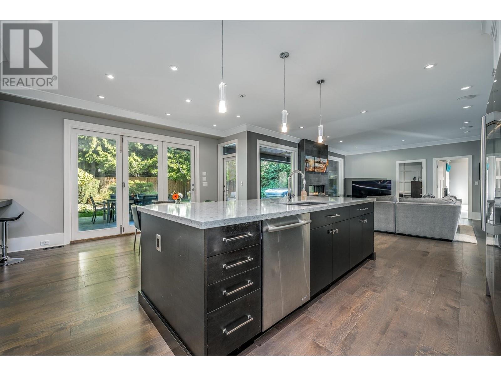 1138 Ridgewood Drive, North Vancouver, British Columbia  V7R 1J3 - Photo 9 - R2823036