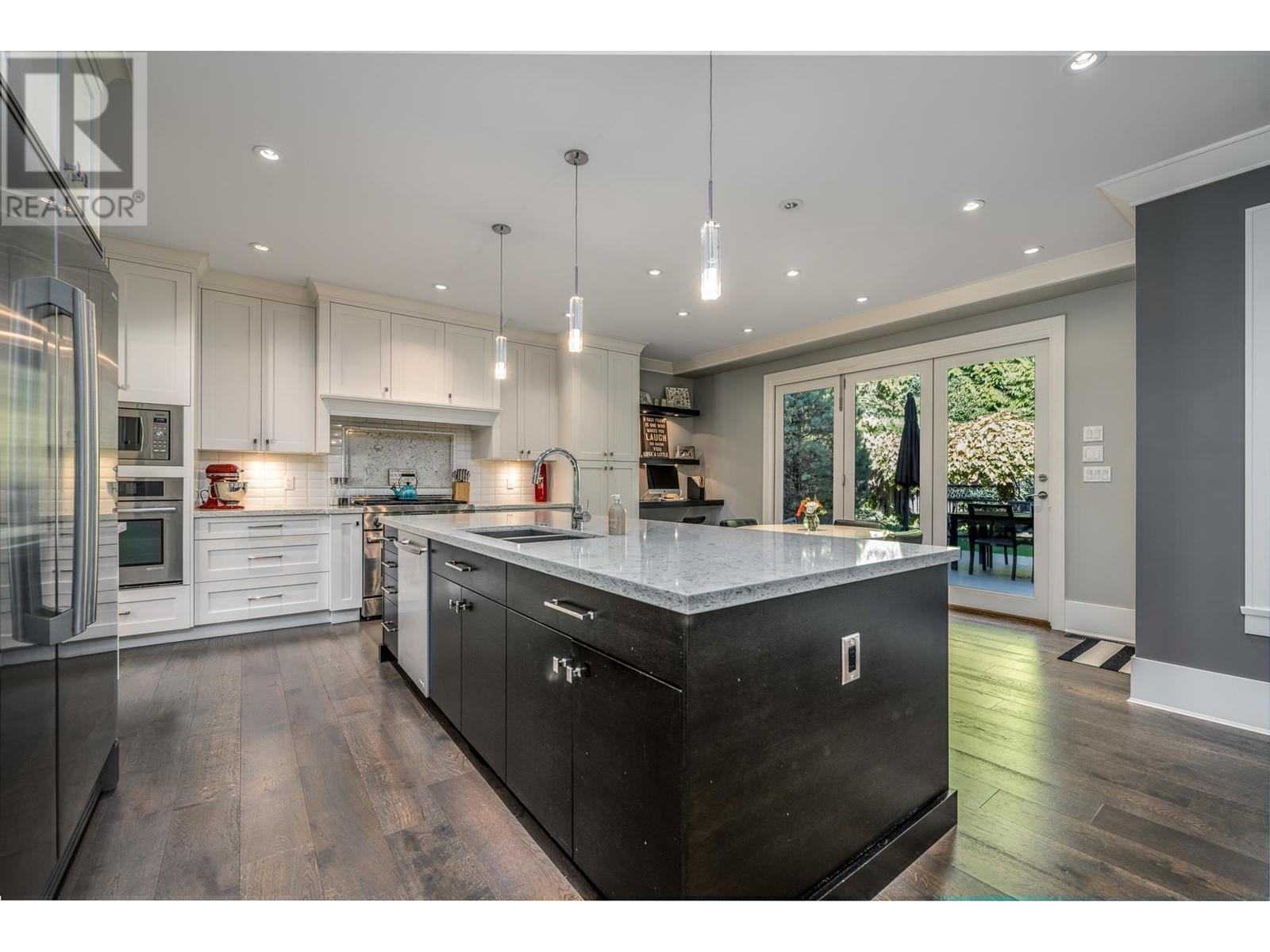 1138 Ridgewood Drive, North Vancouver, British Columbia  V7R 1J3 - Photo 8 - R2823036