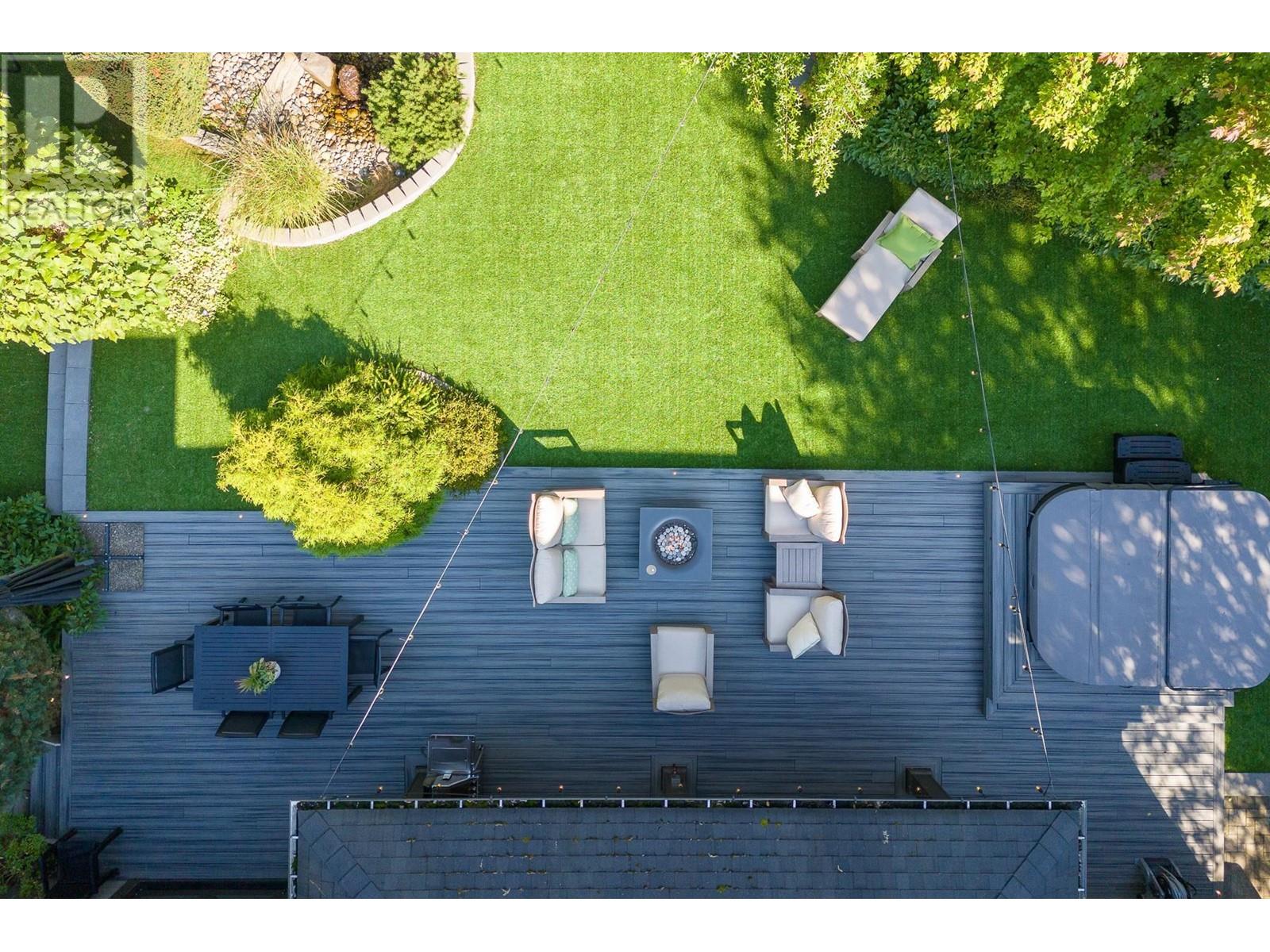 1138 Ridgewood Drive, North Vancouver, British Columbia  V7R 1J3 - Photo 2 - R2823036