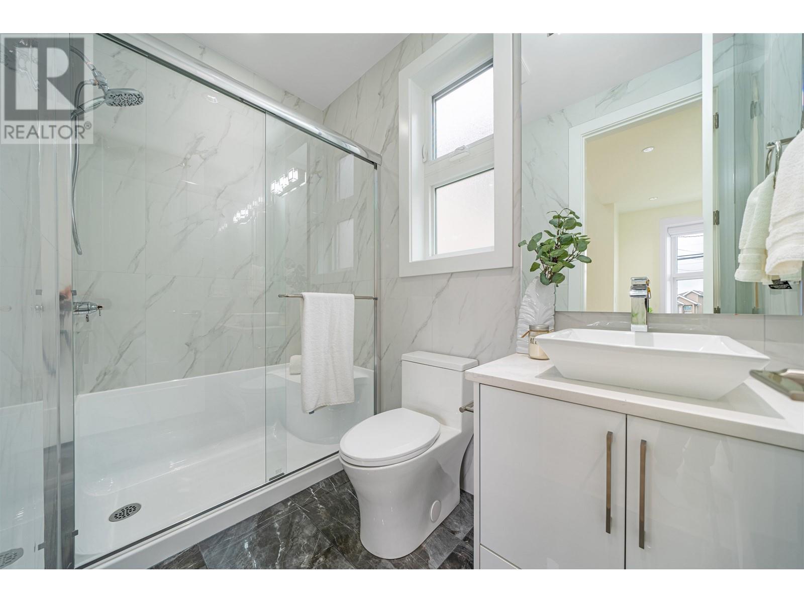 7635 Burgess Street, Burnaby, British Columbia  V3N 3J2 - Photo 13 - R2817587