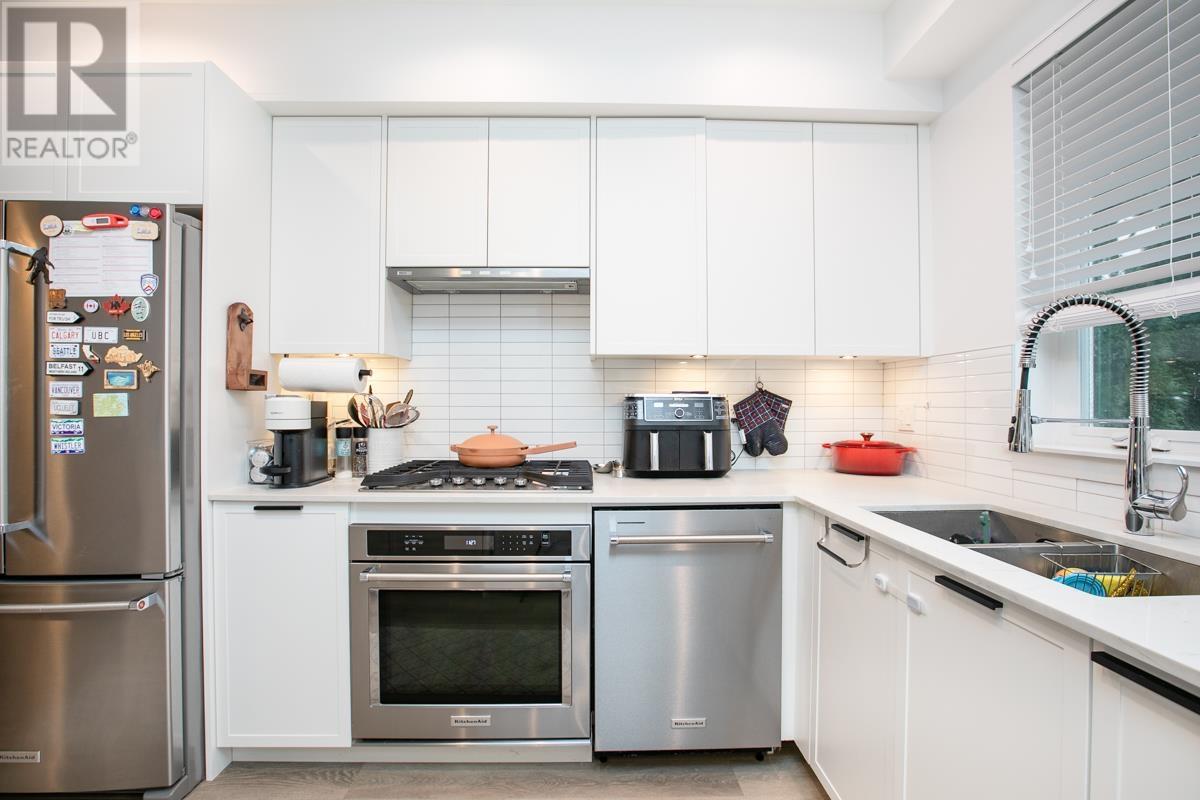 303 6933 Arcola Street, Burnaby, British Columbia  V5E 1H5 - Photo 6 - R2823105