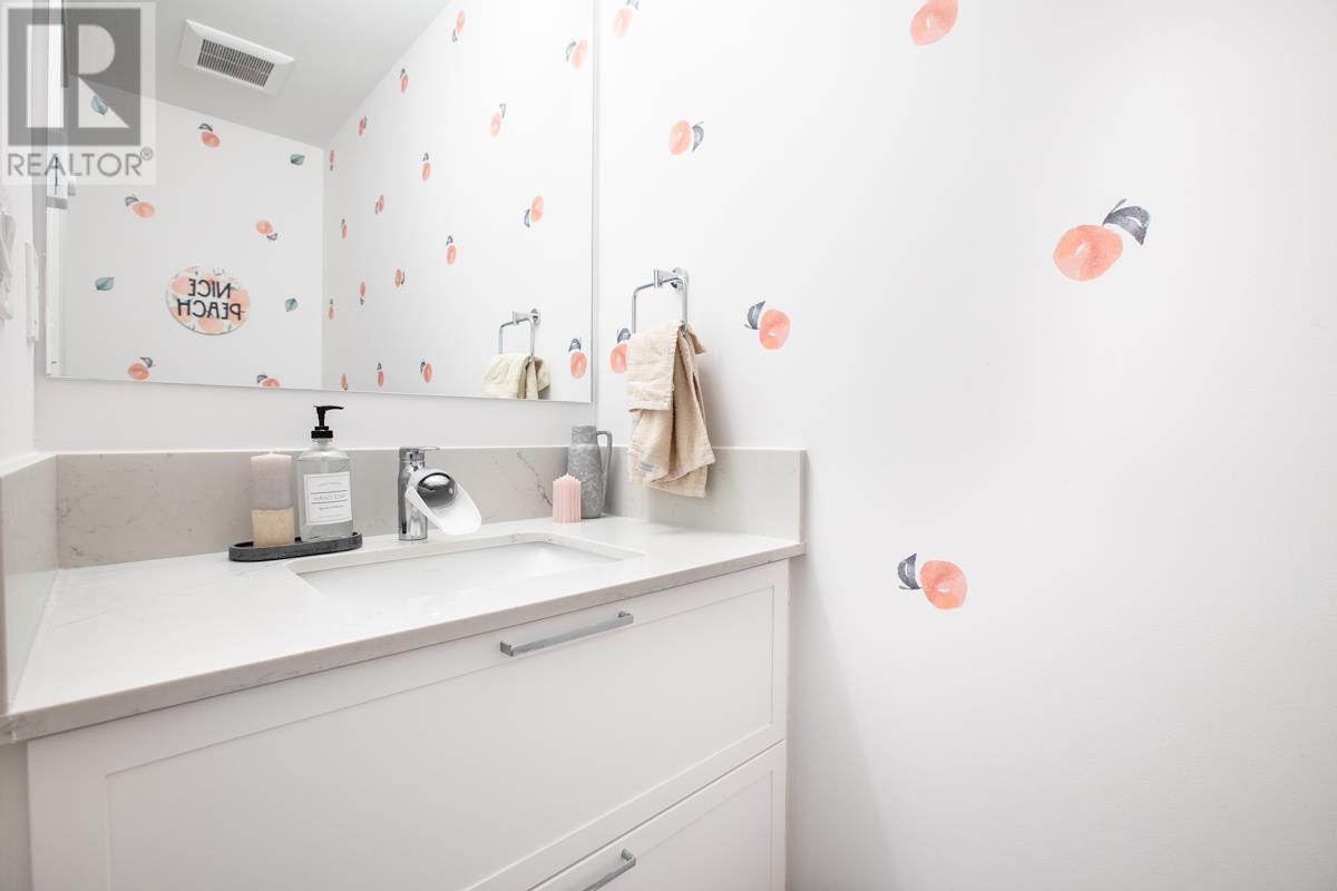 303 6933 Arcola Street, Burnaby, British Columbia  V5E 1H5 - Photo 9 - R2823105