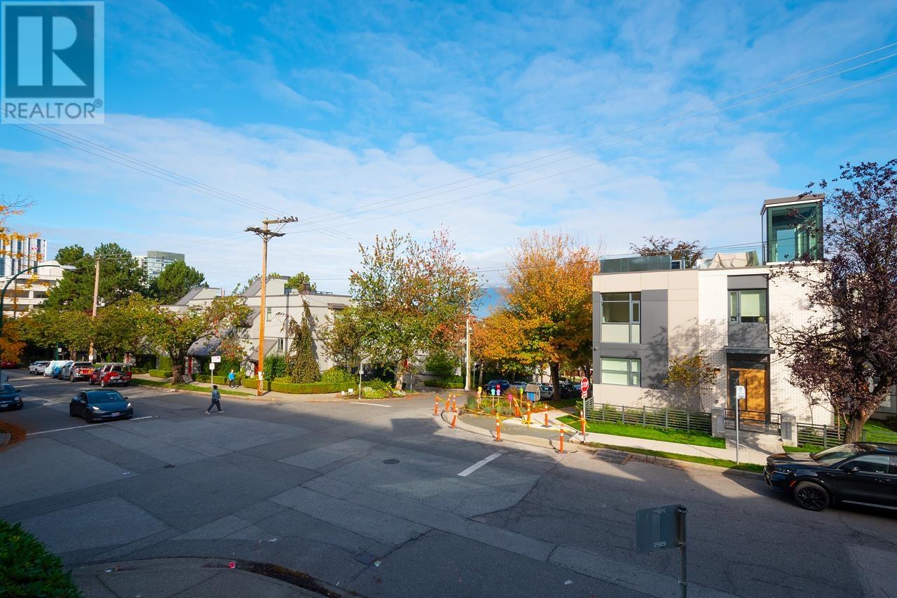 1290 W 8th Avenue, Vancouver, British Columbia  V6H 3Y9 - Photo 11 - R2823174