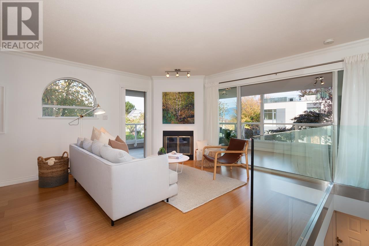 1290 W 8th Avenue, Vancouver, British Columbia  V6H 3Y9 - Photo 2 - R2823174