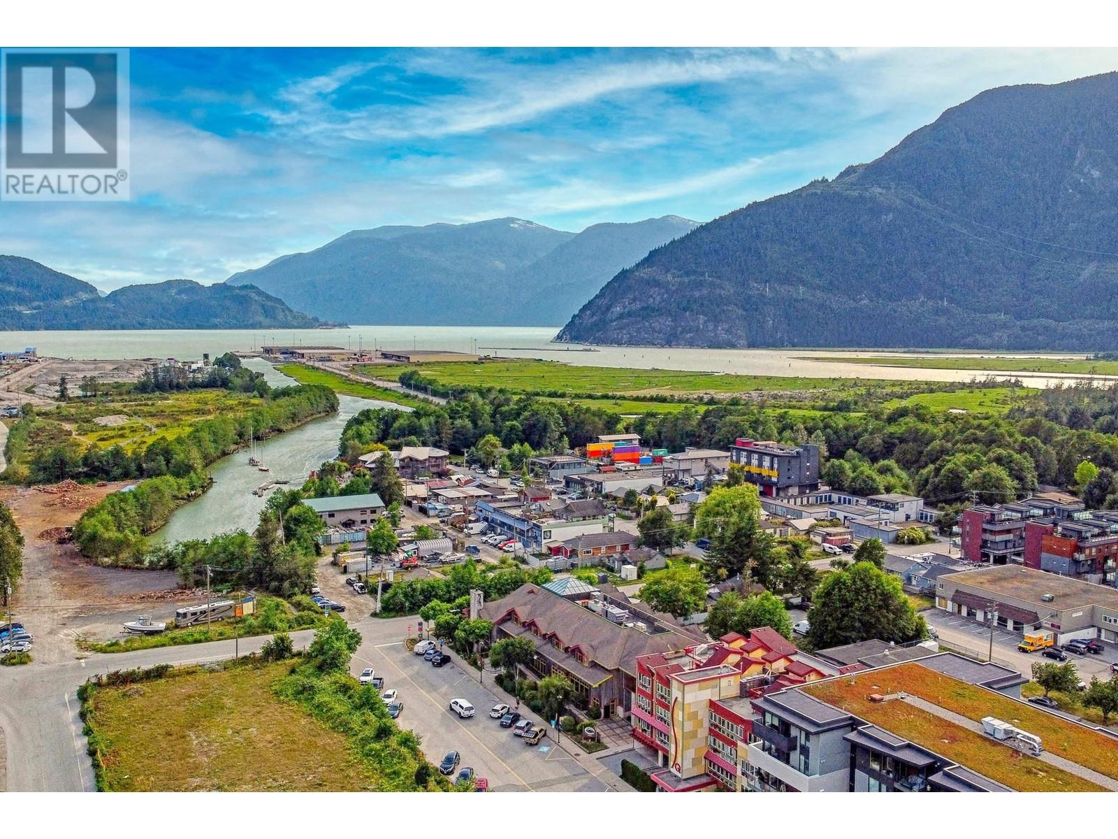 423 37881 Cleveland Avenue, Squamish, British Columbia  V8B 0Z7 - Photo 2 - R2823194