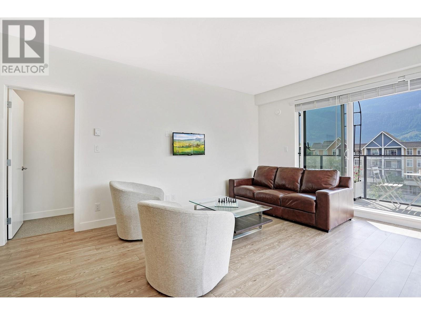423 37881 Cleveland Avenue, Squamish, British Columbia  V8B 0Z7 - Photo 6 - R2823194