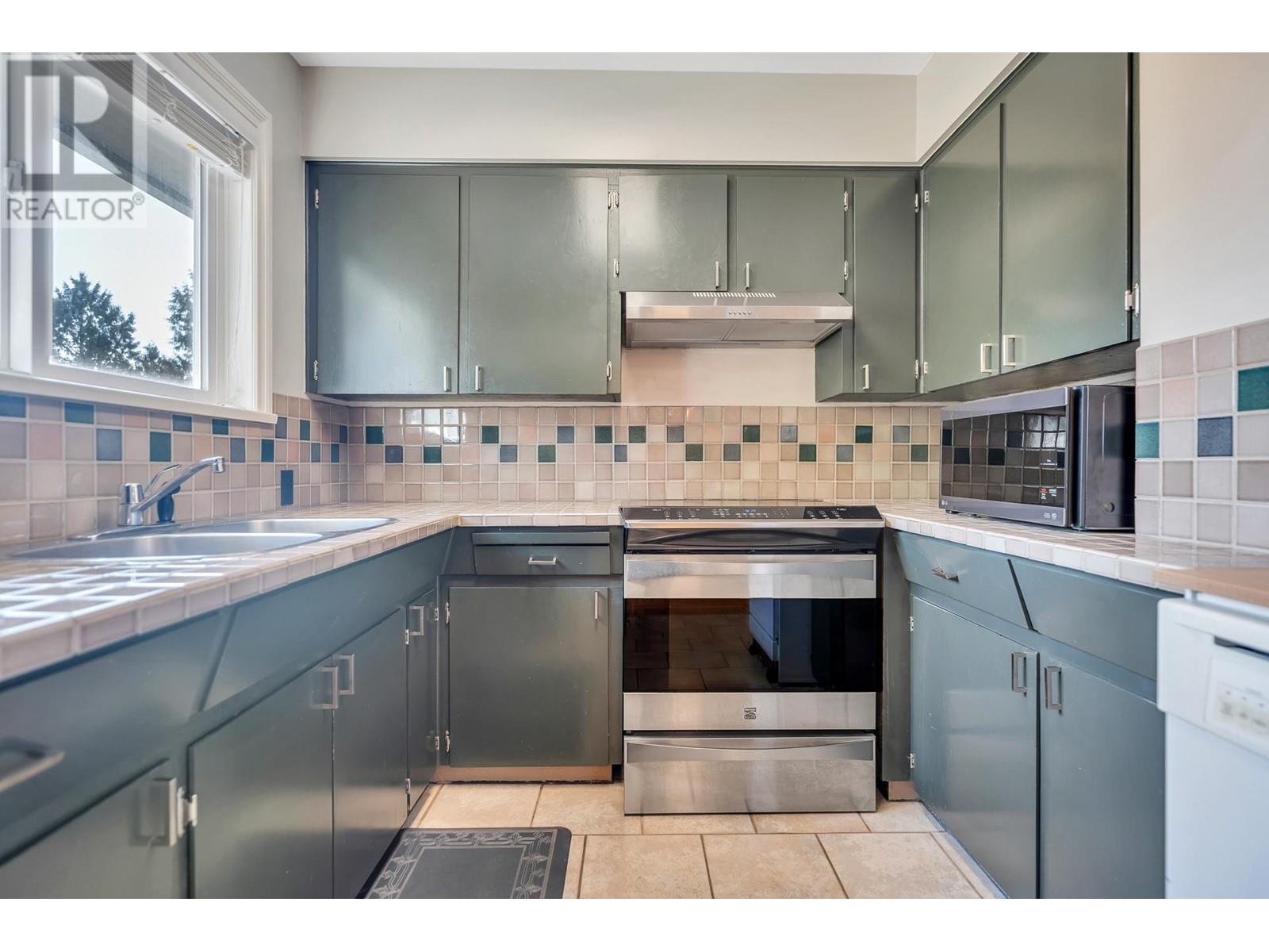 21058 River Road, Maple Ridge, British Columbia  V2X 2A2 - Photo 12 - R2823125