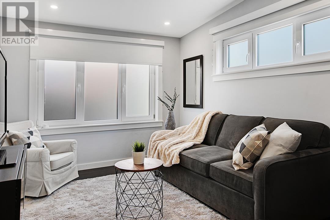 208 E 26th Street, North Vancouver, British Columbia  V7N 1A8 - Photo 13 - R2823150