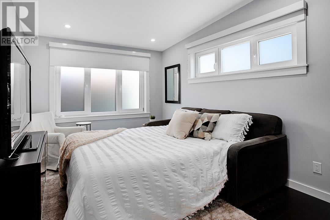 208 E 26th Street, North Vancouver, British Columbia  V7N 1A8 - Photo 14 - R2823150