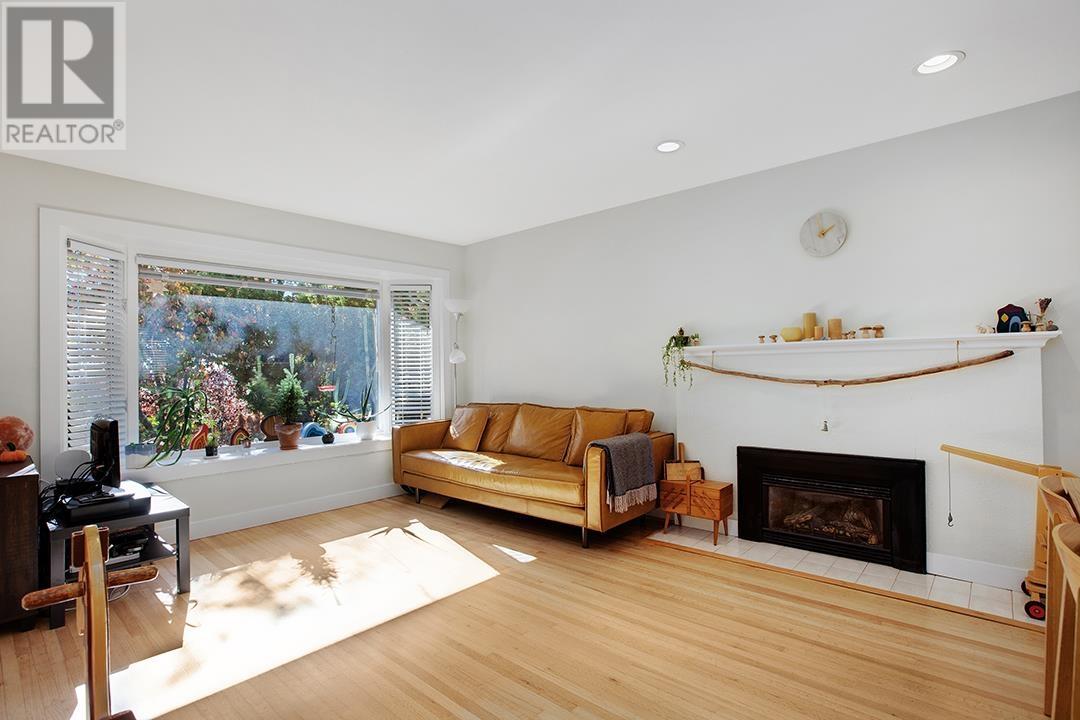 208 E 26th Street, North Vancouver, British Columbia  V7N 1A8 - Photo 24 - R2823150