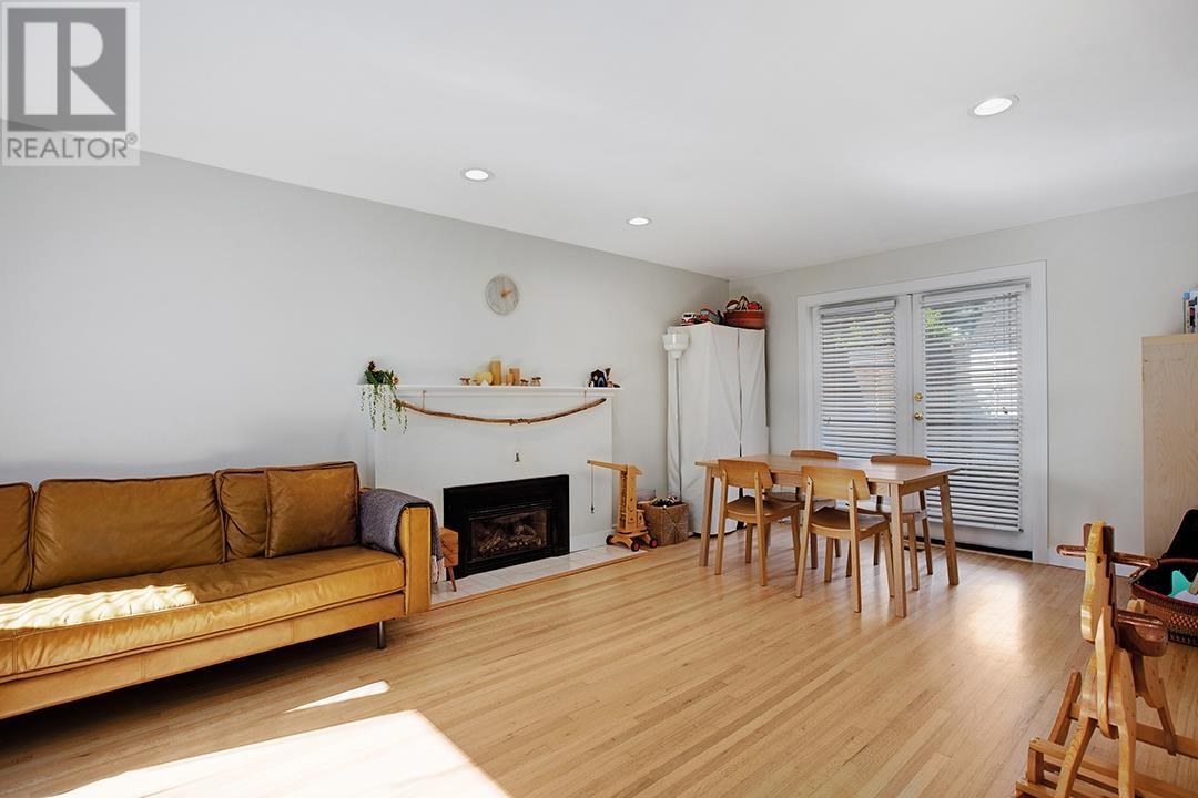 208 E 26th Street, North Vancouver, British Columbia  V7N 1A8 - Photo 25 - R2823150