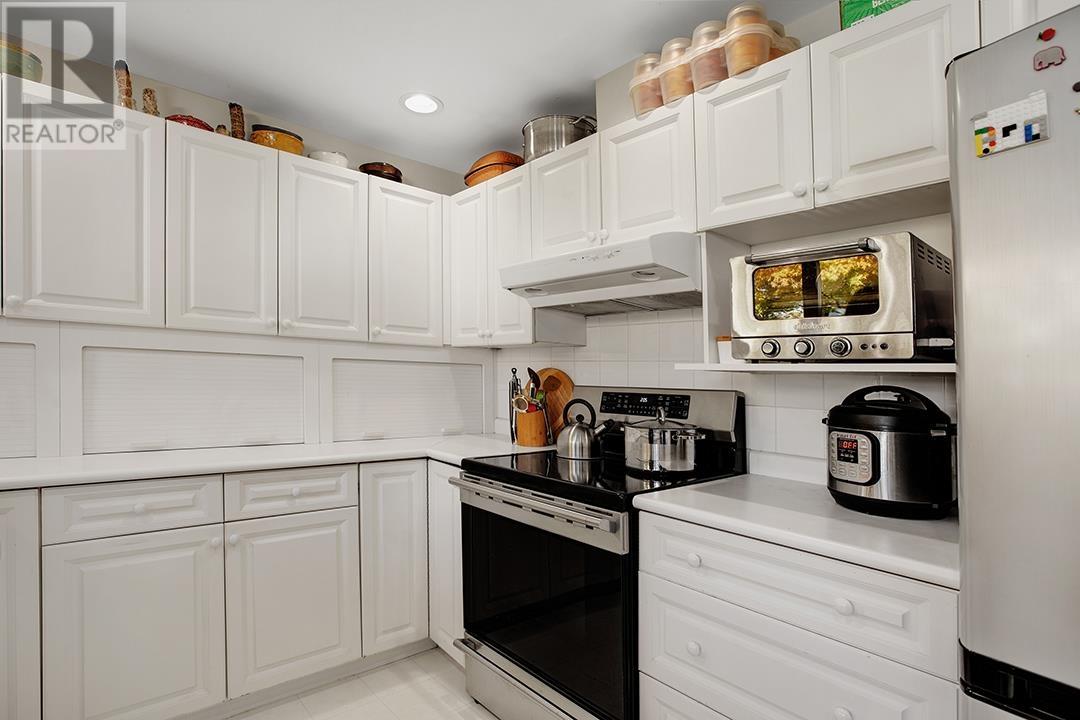 208 E 26th Street, North Vancouver, British Columbia  V7N 1A8 - Photo 26 - R2823150