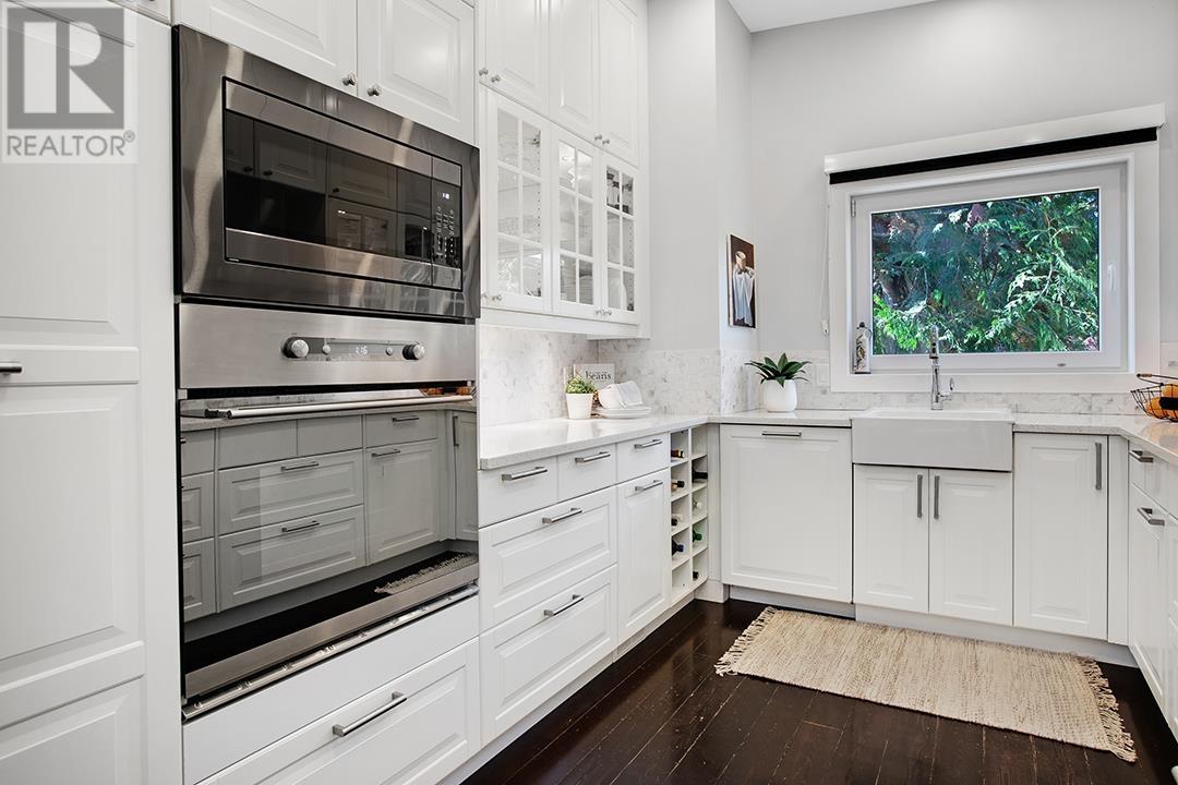 208 E 26th Street, North Vancouver, British Columbia  V7N 1A8 - Photo 7 - R2823150