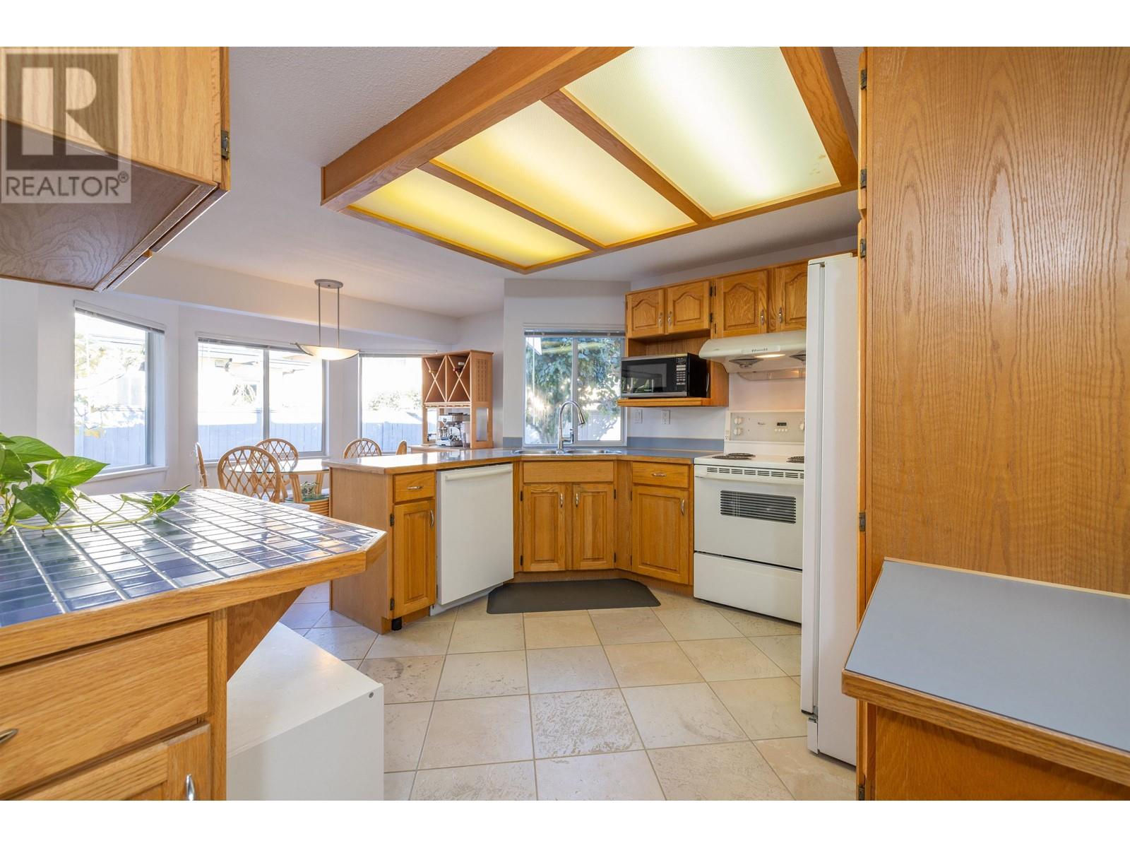 9095 Mccutcheon Place, Richmond, British Columbia  V7A 4Z2 - Photo 8 - R2823193