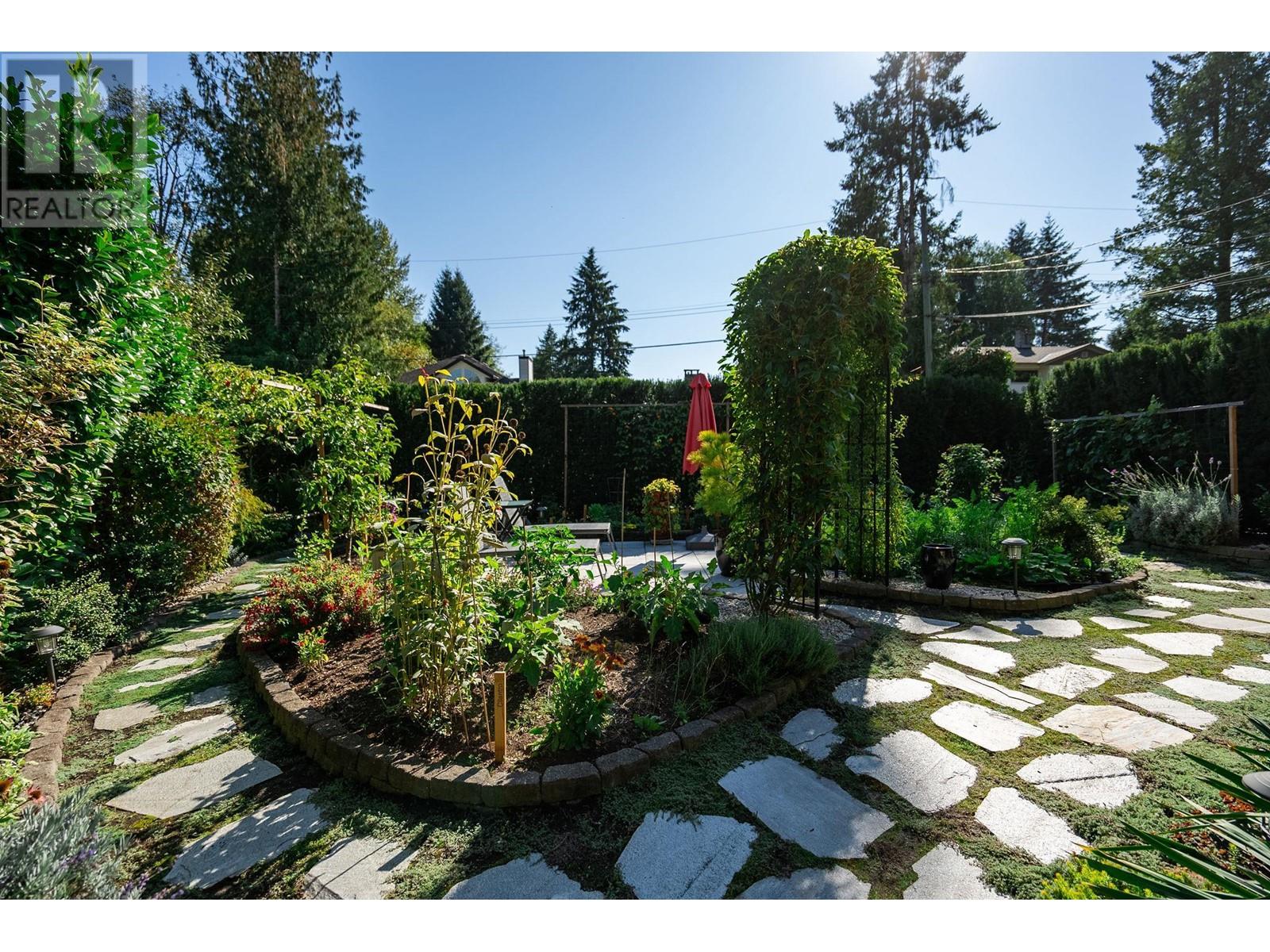 23017 126 Avenue, Maple Ridge, British Columbia  V2X 4P4 - Photo 3 - R2823219