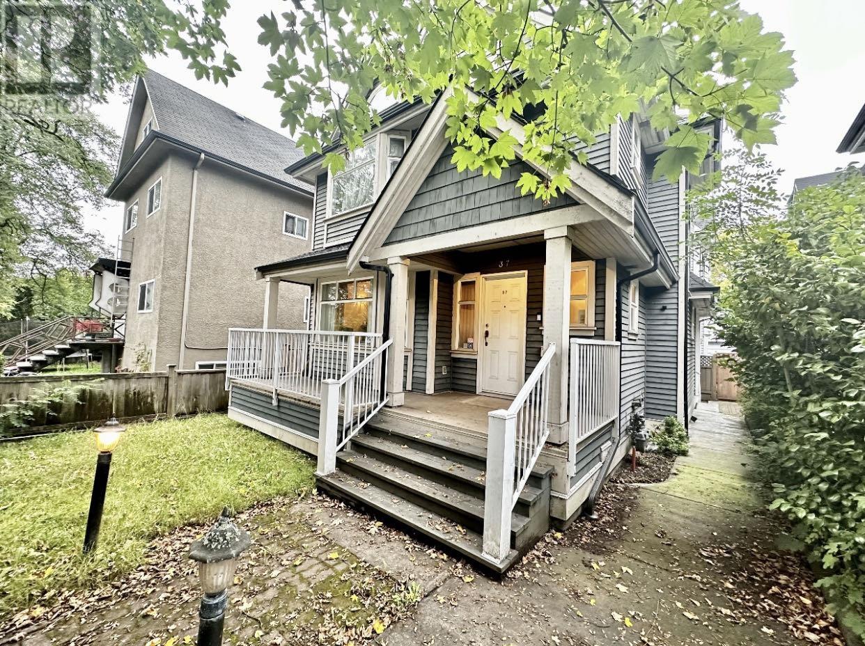 37 W 12th Avenue, Vancouver, British Columbia  V5Y 1T4 - Photo 1 - R2823227