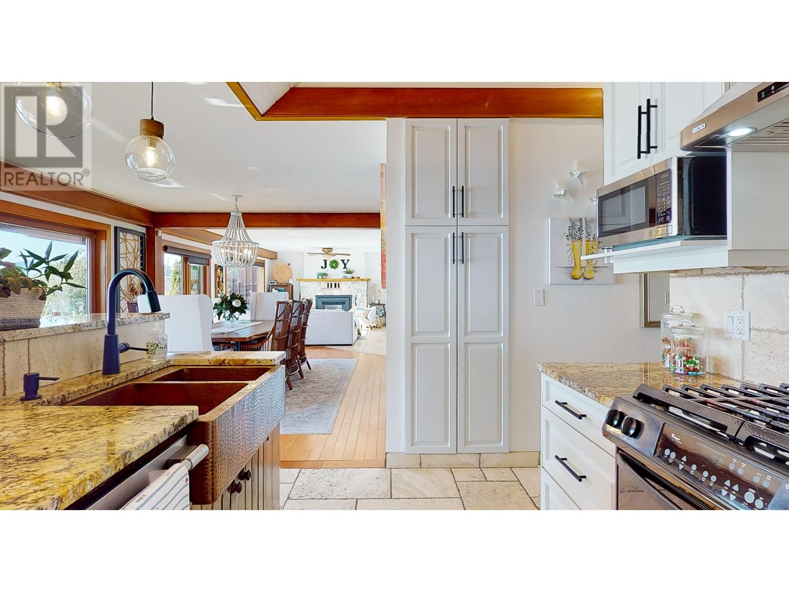 5203 Sunshine Coast Highway, Sechelt, British Columbia  V7Z 0C1 - Photo 17 - R2795264