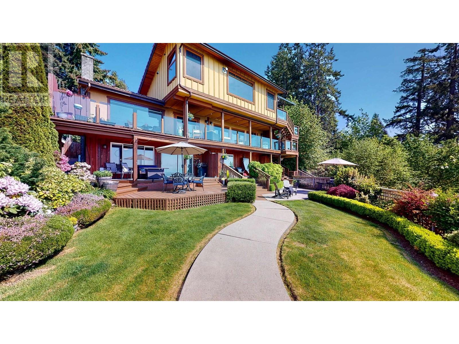 5203 Sunshine Coast Highway, Sechelt, British Columbia  V7Z 0C1 - Photo 2 - R2795264