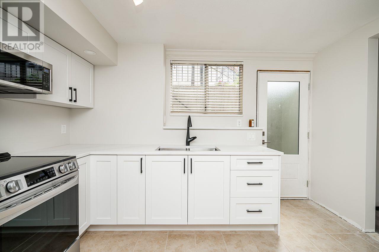 1 Wildwood Drive, Port Moody, British Columbia  V3H 4M7 - Photo 28 - R2820223