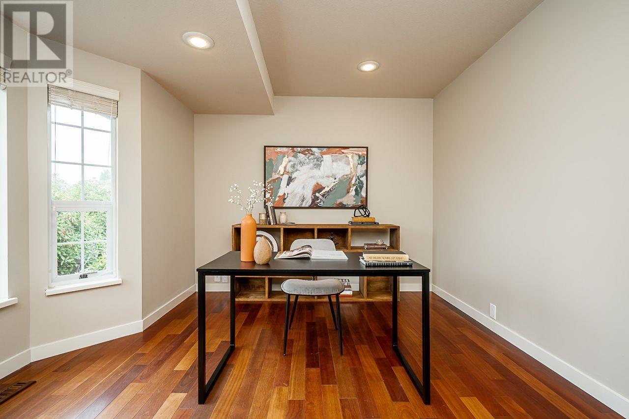 1 Wildwood Drive, Port Moody, British Columbia  V3H 4M7 - Photo 13 - R2820223