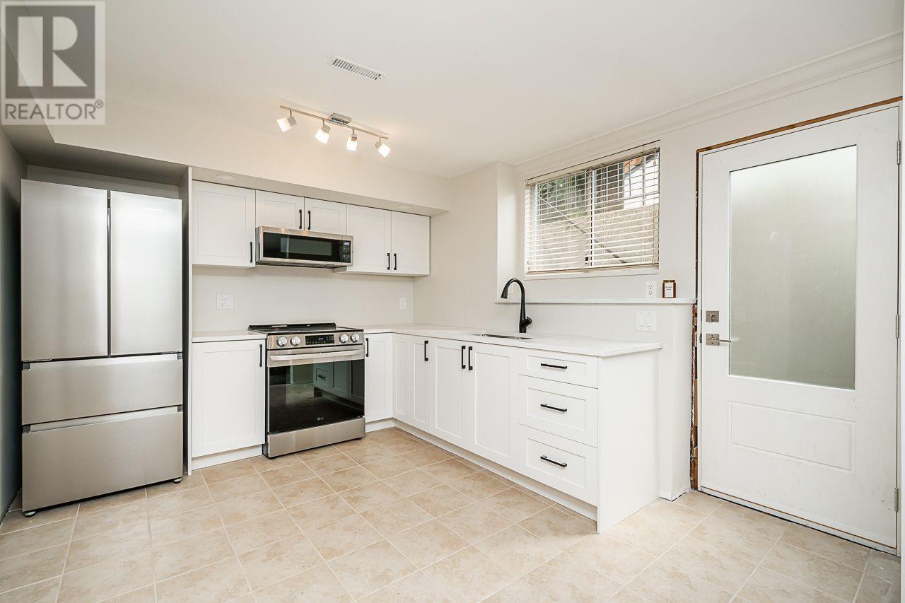 1 Wildwood Drive, Port Moody, British Columbia  V3H 4M7 - Photo 27 - R2820223