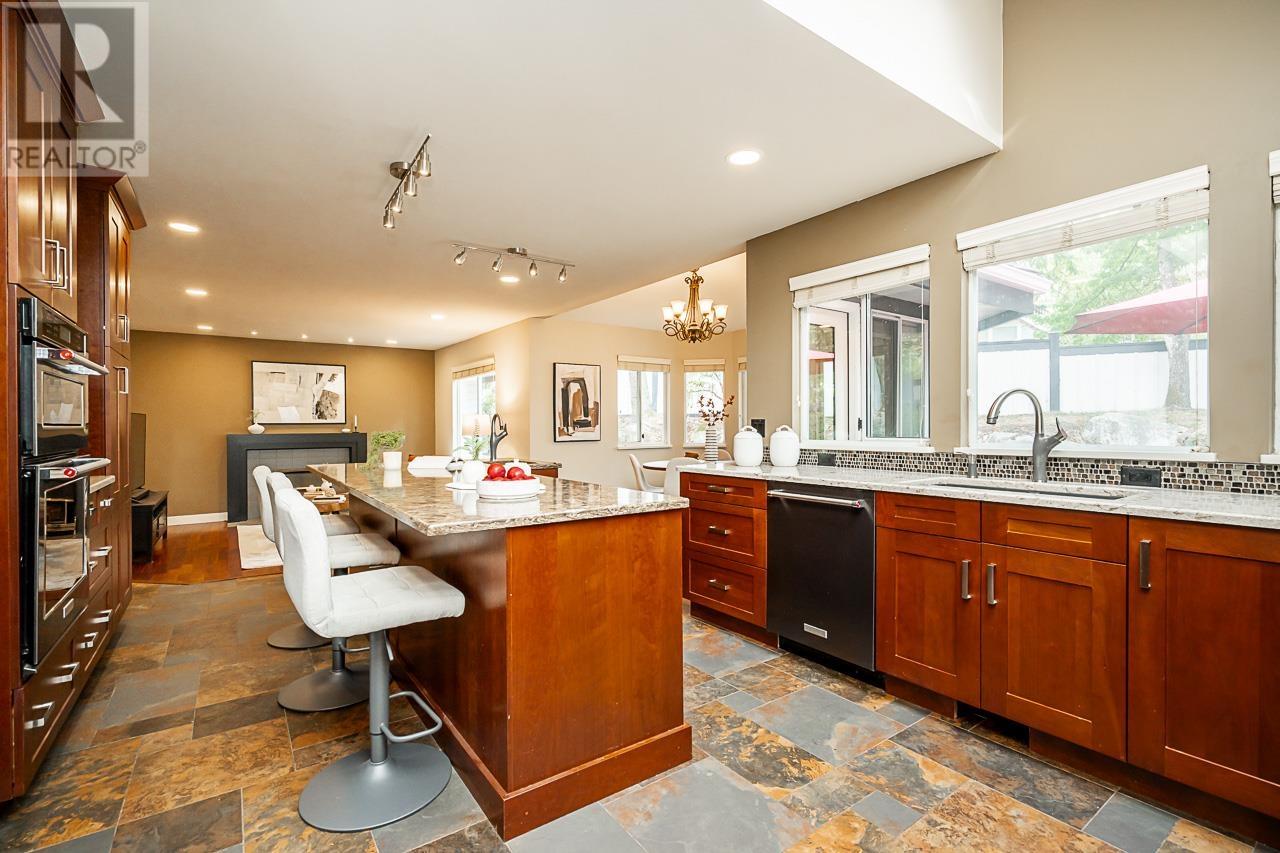 1 Wildwood Drive, Port Moody, British Columbia  V3H 4M7 - Photo 10 - R2820223