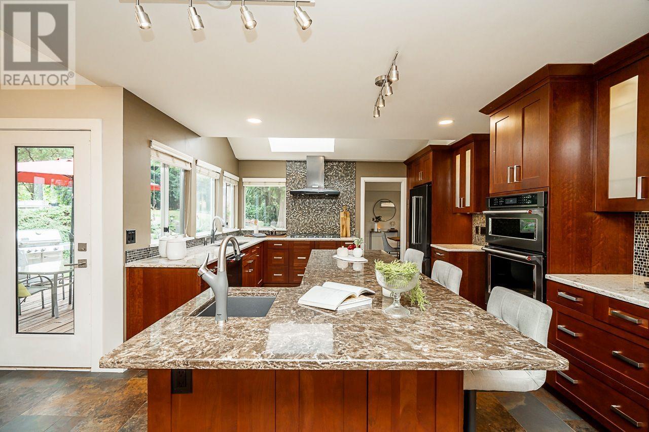 1 Wildwood Drive, Port Moody, British Columbia  V3H 4M7 - Photo 8 - R2820223