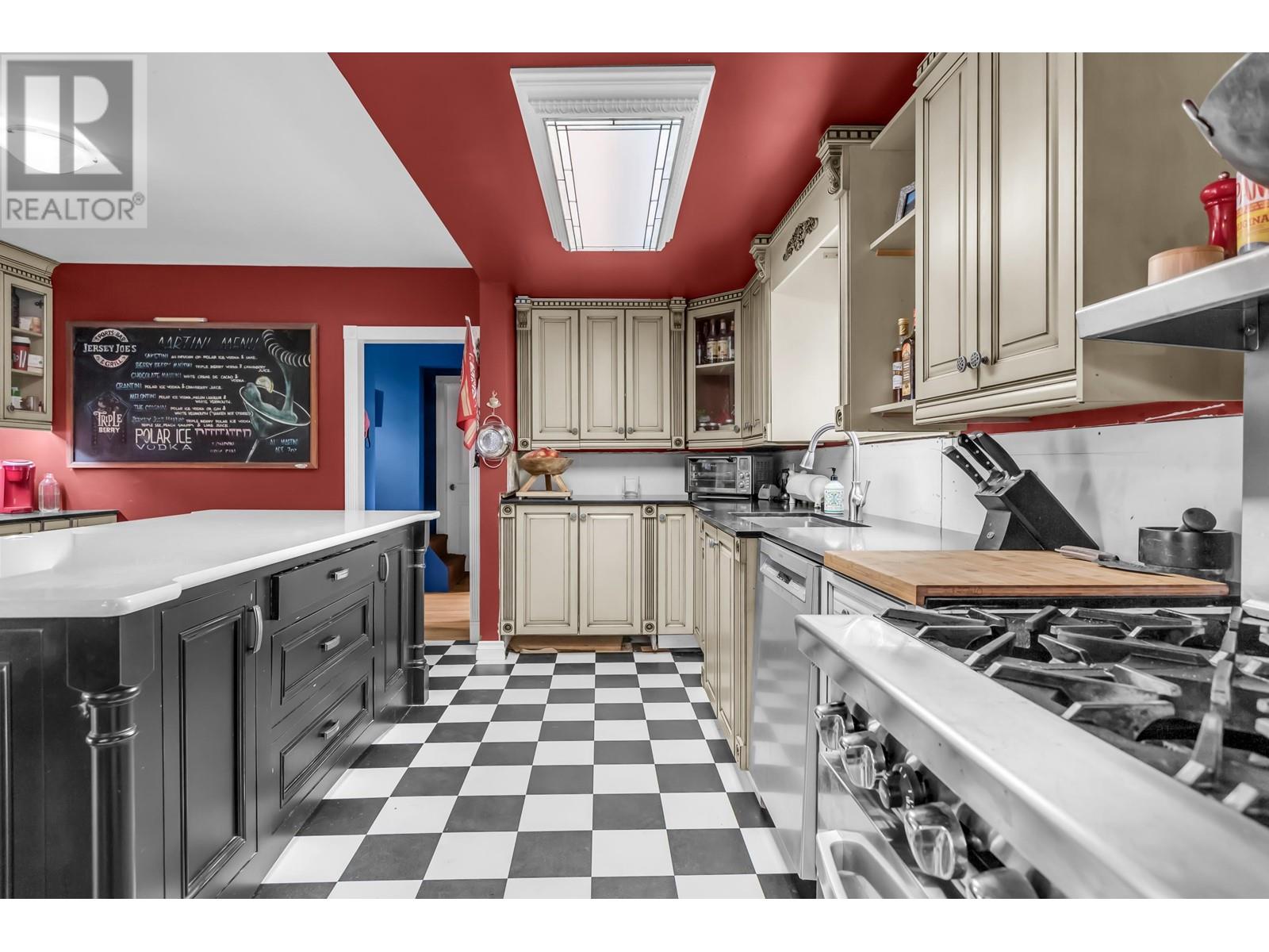 20377 Chigwell Street, Maple Ridge, British Columbia  V2X 8H4 - Photo 2 - R2799786