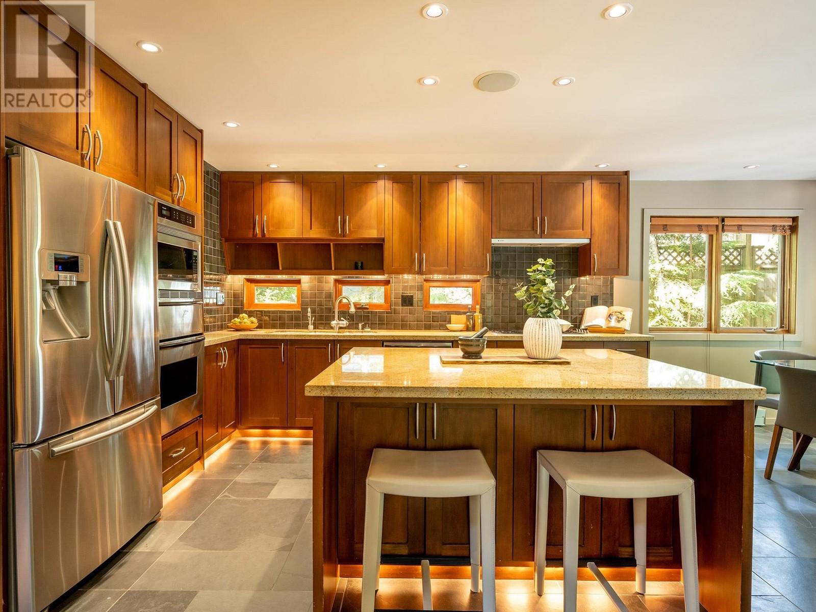 6274 Palmer Drive, Whistler, British Columbia  V8E 0C7 - Photo 4 - R2798421