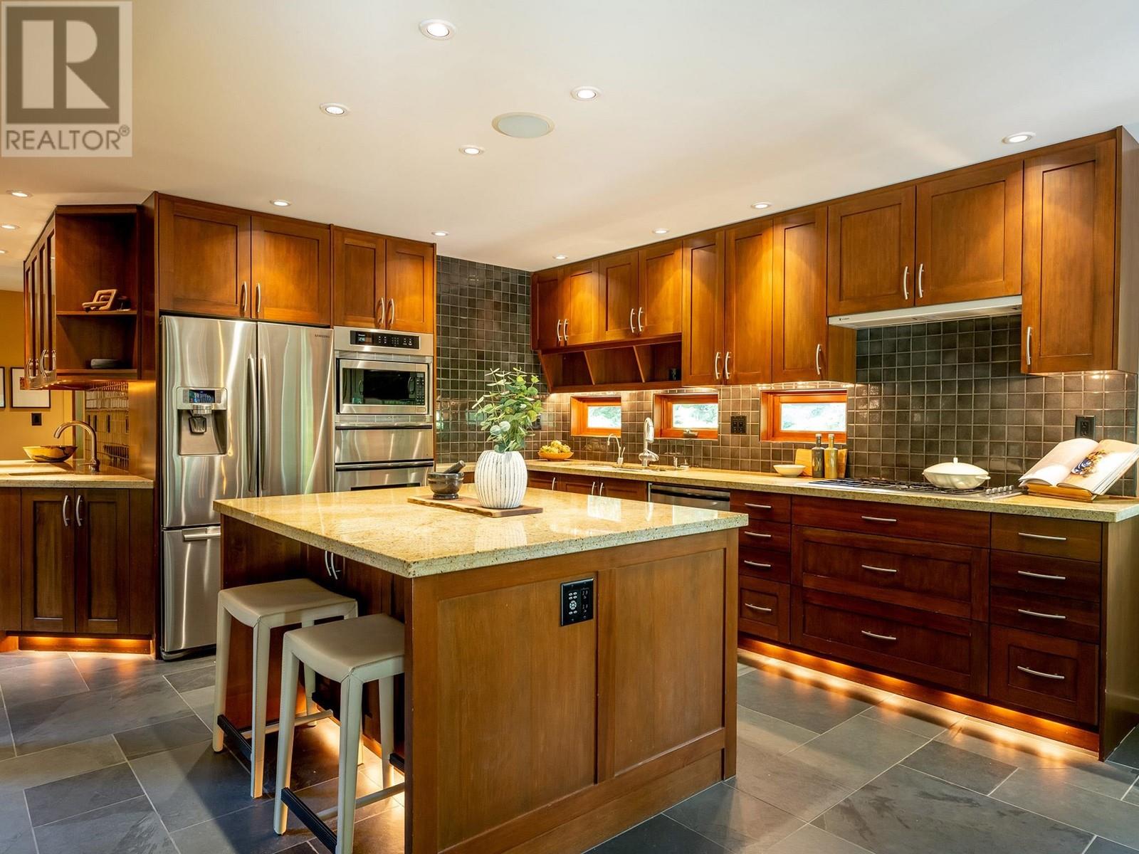 6274 Palmer Drive, Whistler, British Columbia  V8E 0C7 - Photo 5 - R2798421