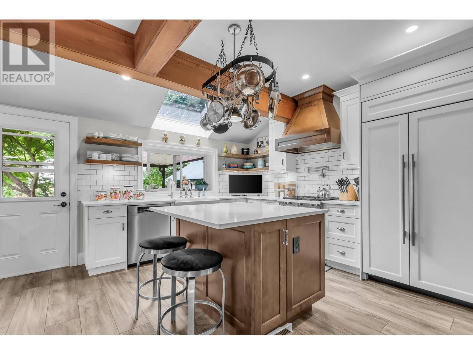 20307 Ditton Street, Maple Ridge, British Columbia  V2X 1B7 - Photo 13 - R2806885
