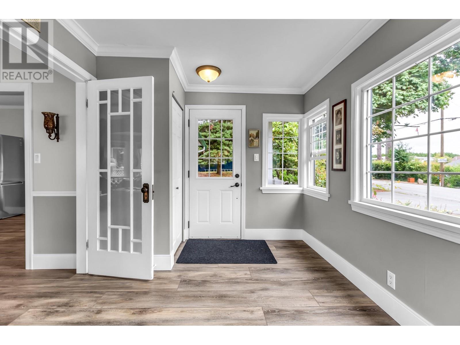 20307 Ditton Street, Maple Ridge, British Columbia  V2X 1B7 - Photo 5 - R2806885