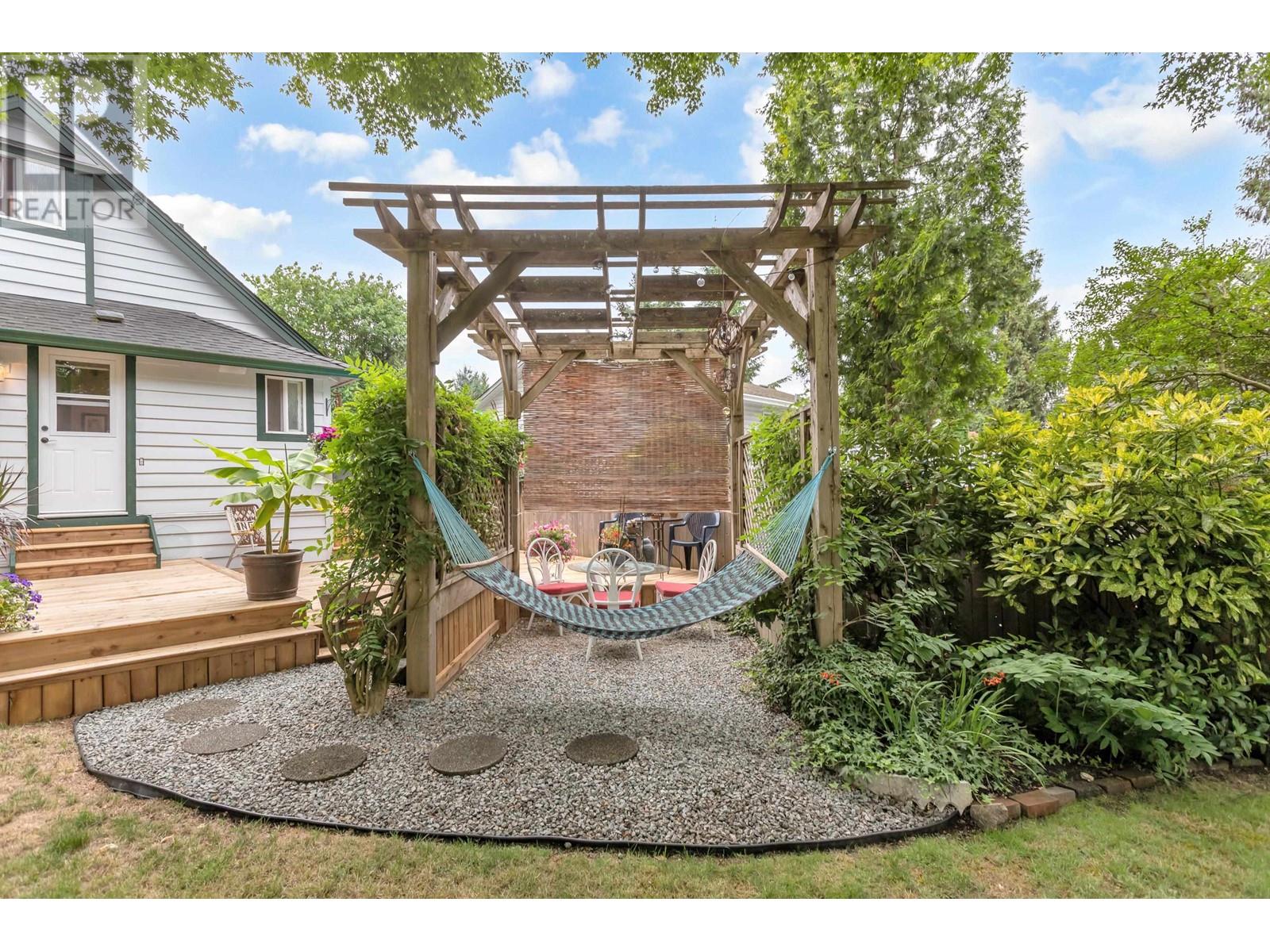 20307 Ditton Street, Maple Ridge, British Columbia  V2X 1B7 - Photo 33 - R2806885