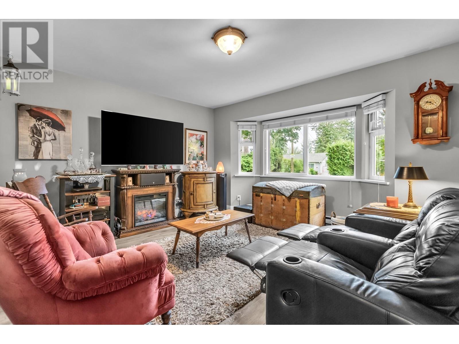 20307 Ditton Street, Maple Ridge, British Columbia  V2X 1B7 - Photo 10 - R2806885