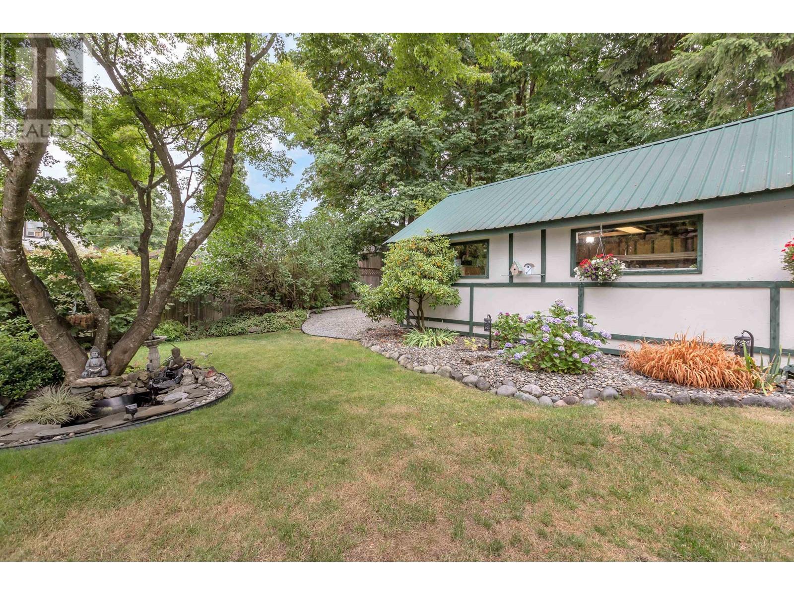 20307 Ditton Street, Maple Ridge, British Columbia  V2X 1B7 - Photo 35 - R2806885