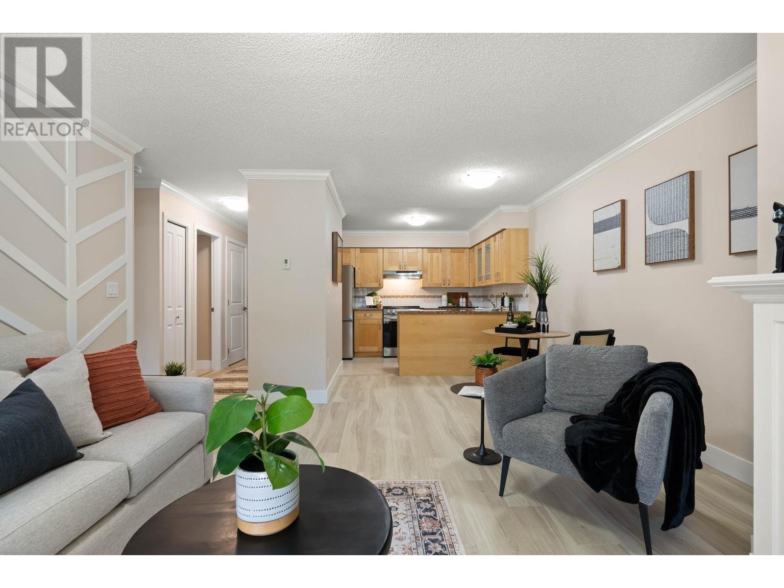 213 932 Robinson Street, Coquitlam, British Columbia  V3J 7R8 - Photo 4 - R2823138