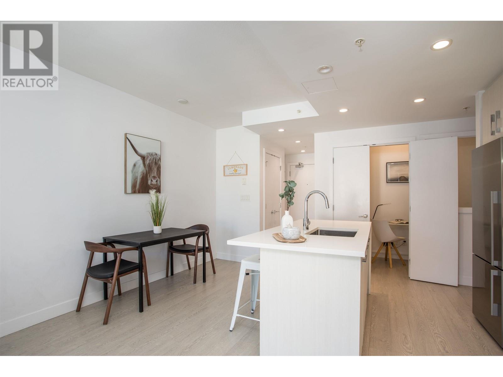 405 518 Whiting Way, Coquitlam, British Columbia  V3J 0H7 - Photo 11 - R2823214