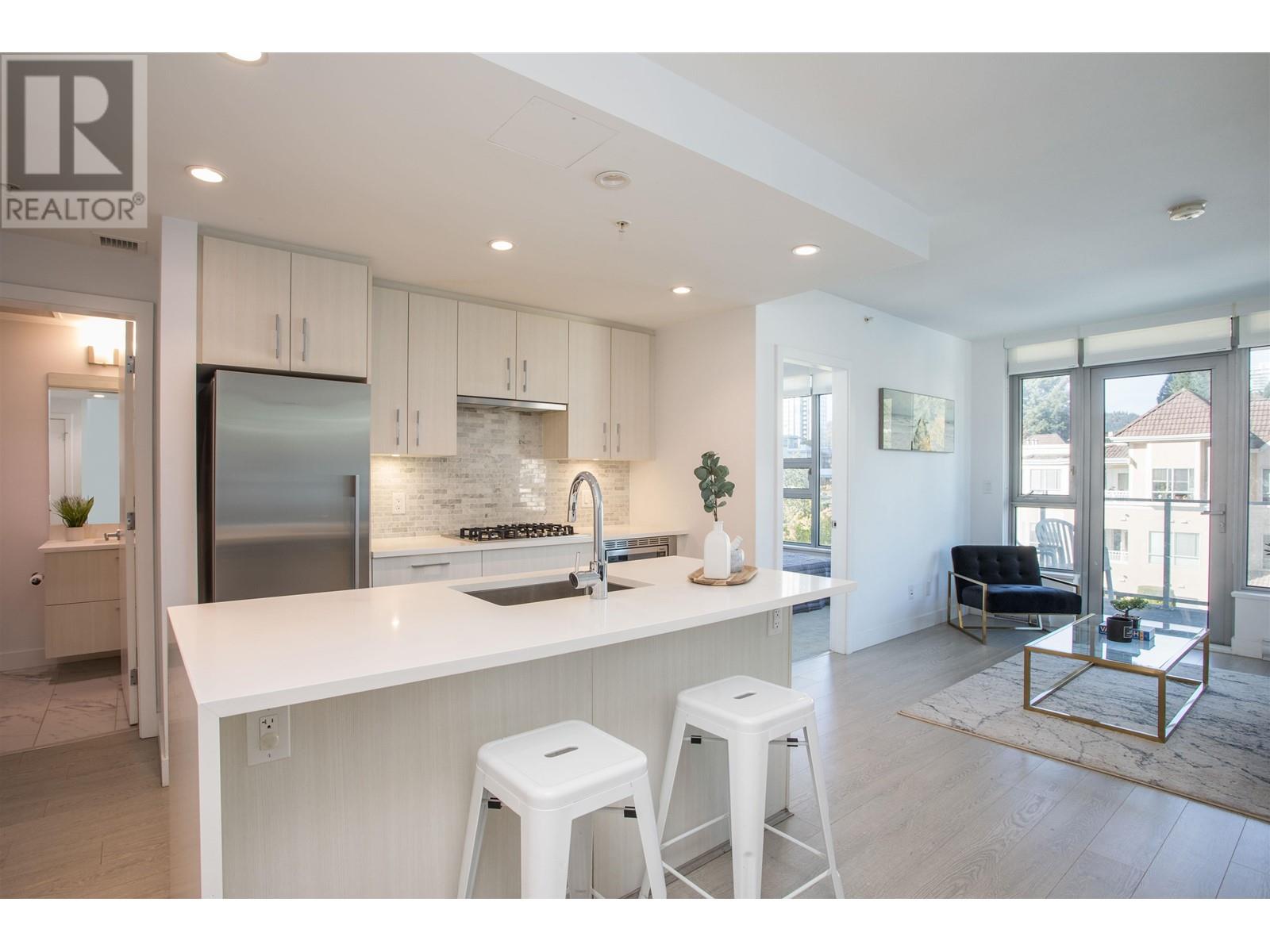 405 518 Whiting Way, Coquitlam, British Columbia  V3J 0H7 - Photo 2 - R2823214