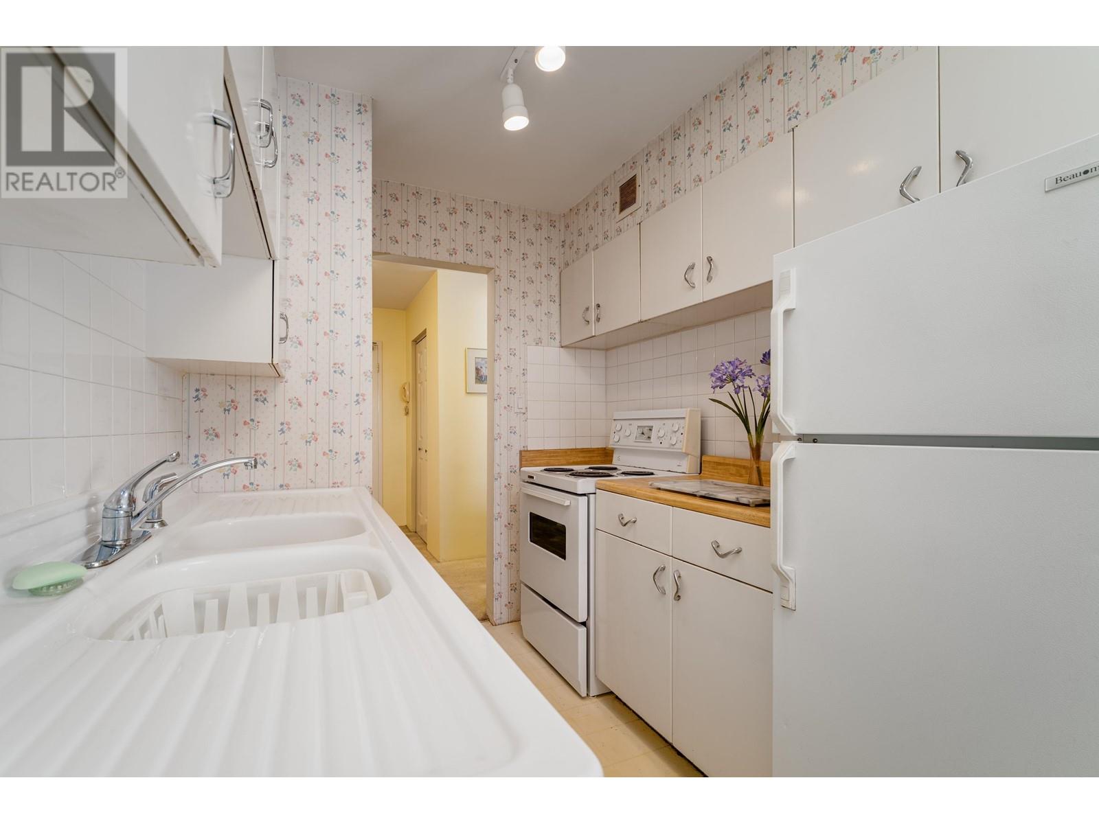 306 1743 Pendrell Street, Vancouver, British Columbia  V6G 1T2 - Photo 7 - R2823266