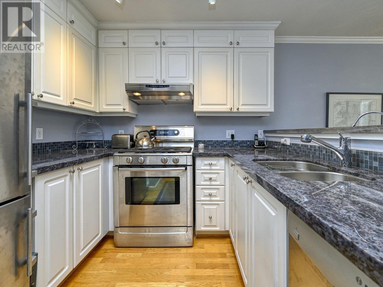 406 3440 W Broadway, Vancouver, British Columbia  V6R 4R2 - Photo 10 - R2823309