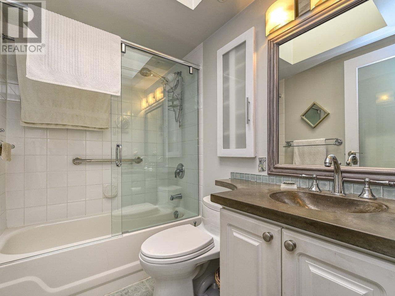 406 3440 W Broadway, Vancouver, British Columbia  V6R 4R2 - Photo 12 - R2823309